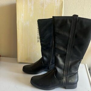 New in the box never worn St. John Bay black boots